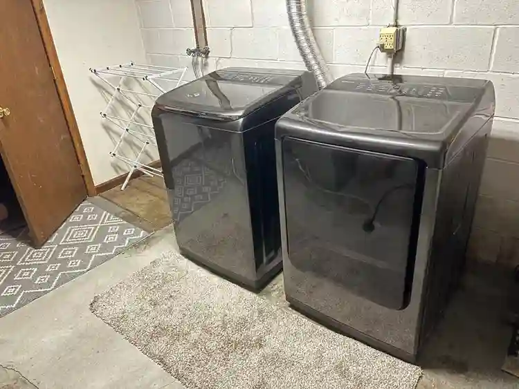 Private basement, bedroom, bathroom