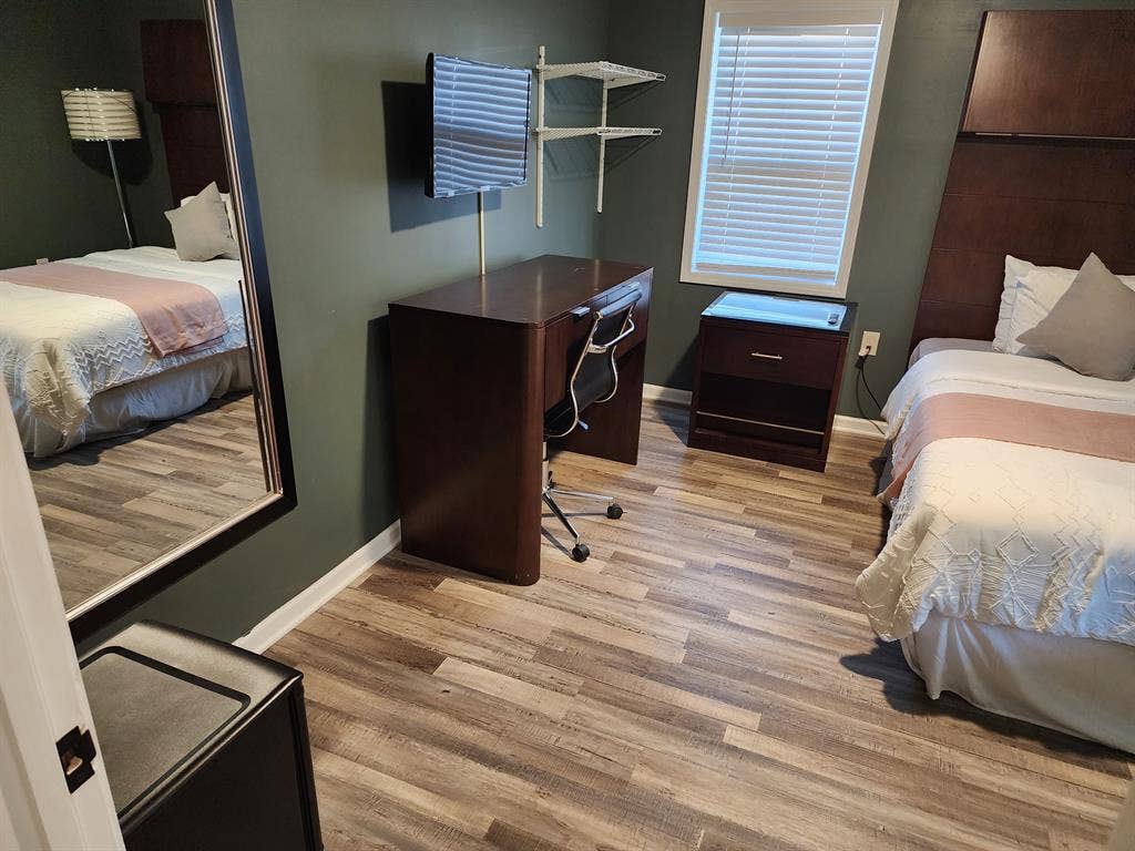 West End! Utilities/Wifi/Park FREE!