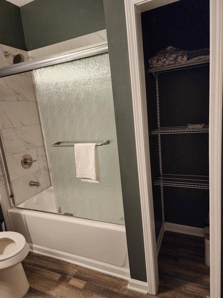West End! Utilities/Wifi/Park FREE!