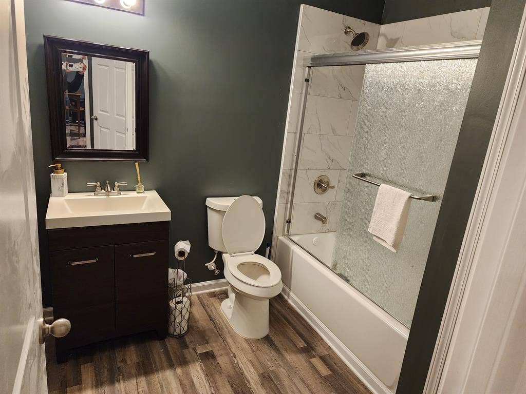 West End! Utilities/Wifi/Park FREE!