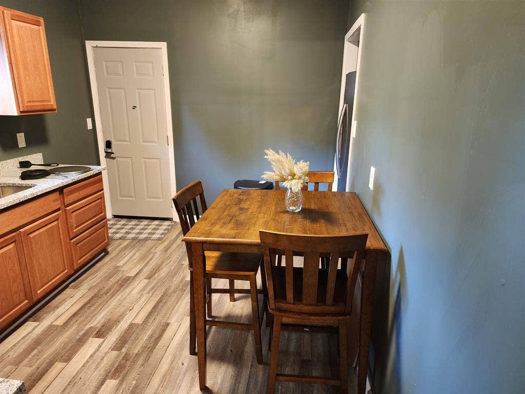 West End! Utilities/Wifi/Park FREE!
