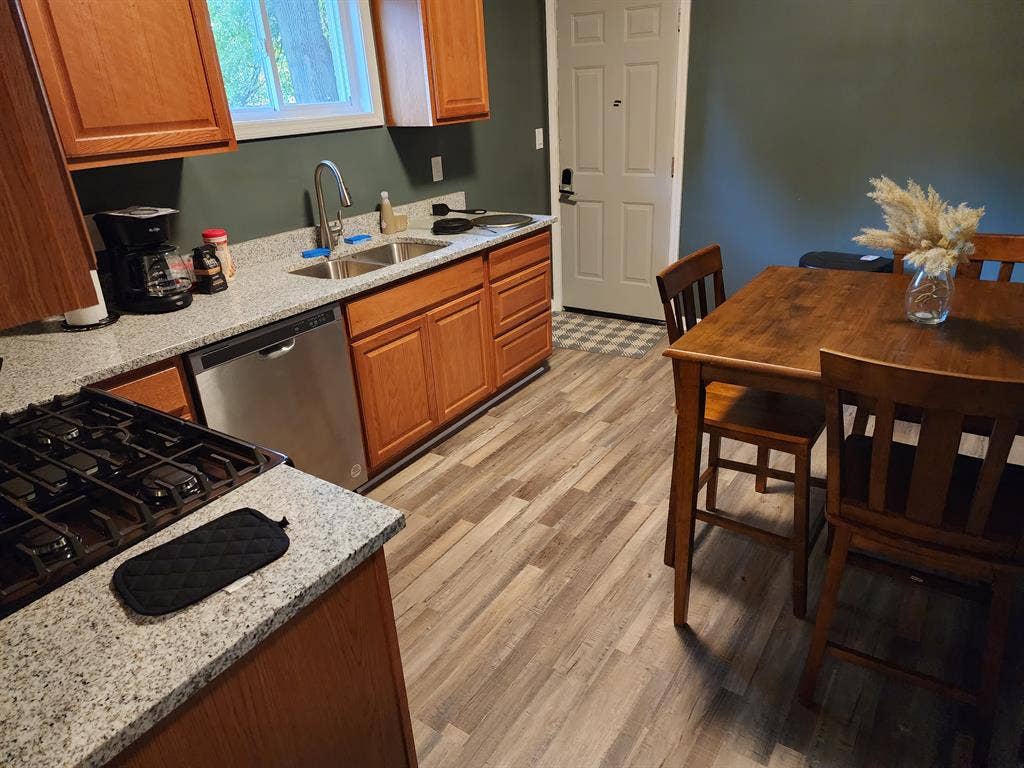 West End! Utilities/Wifi/Park FREE!