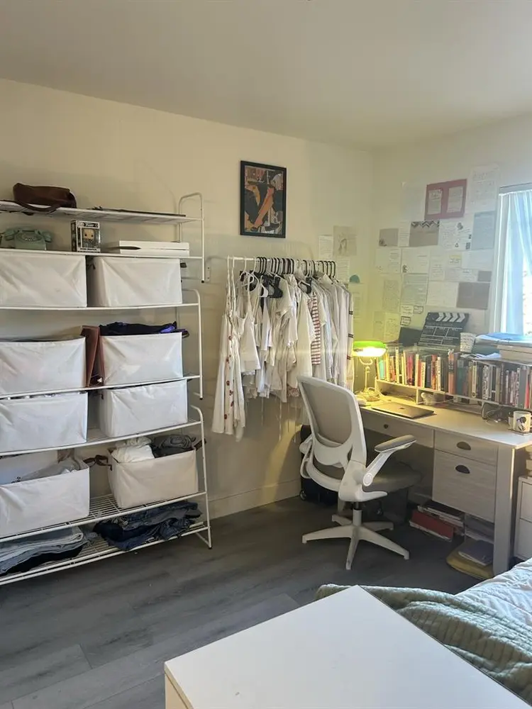 Private room/bathroom/parking