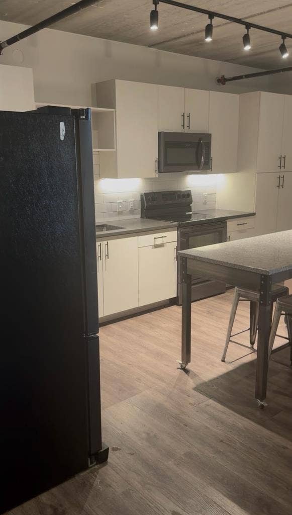 Urgently seeking sublet