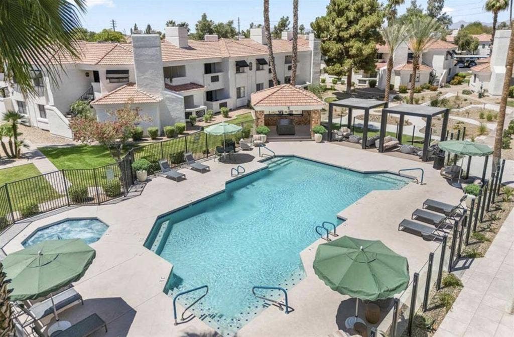 Looking for roommate (roughly $660)