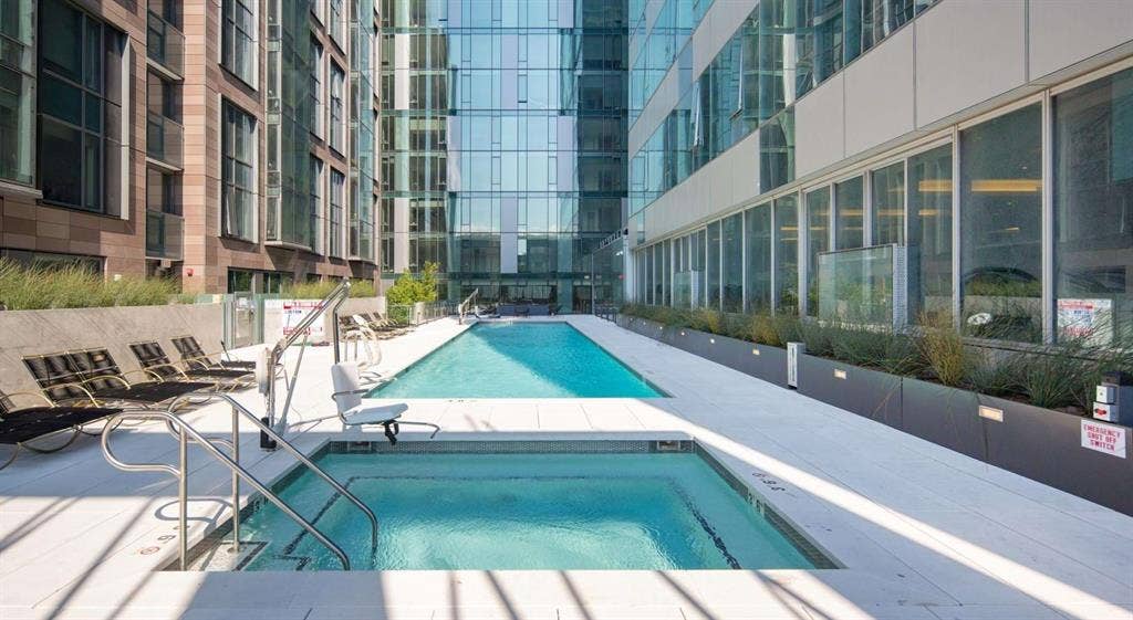 Fully Furnished Luxury 1-Bedroom