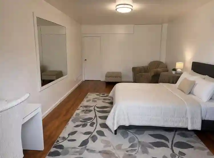Large Room -Males only
