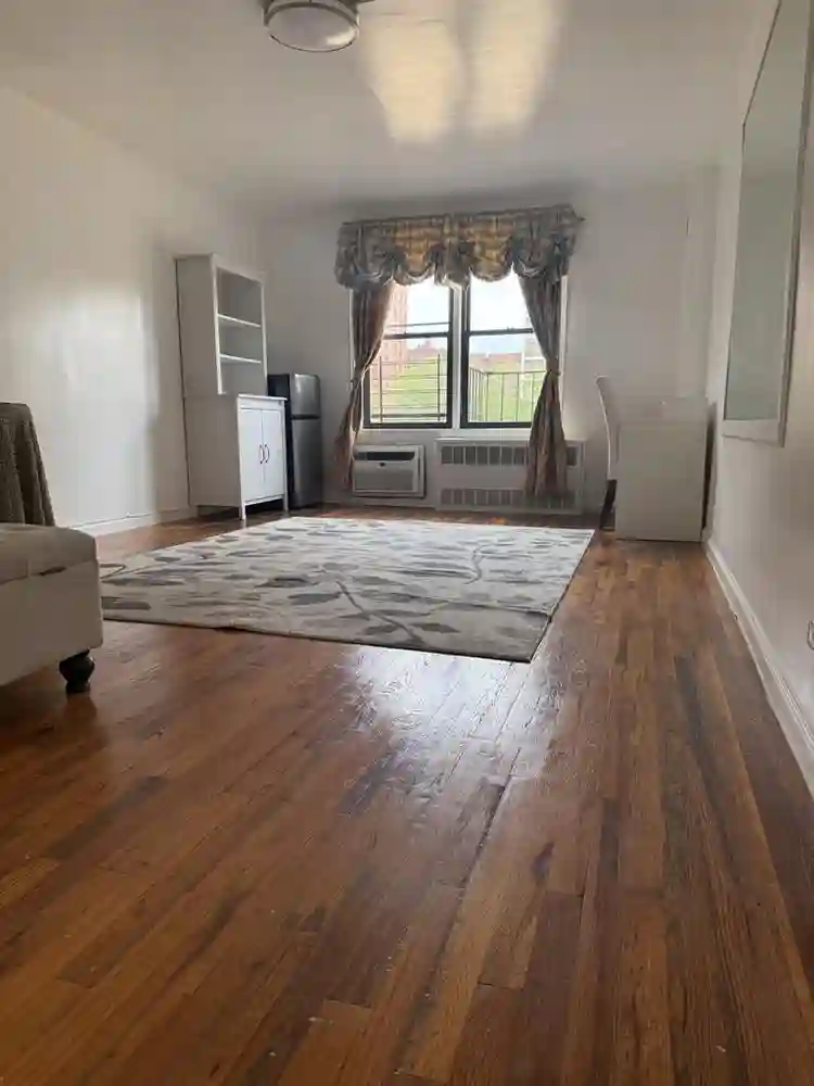 Large Room -Males only