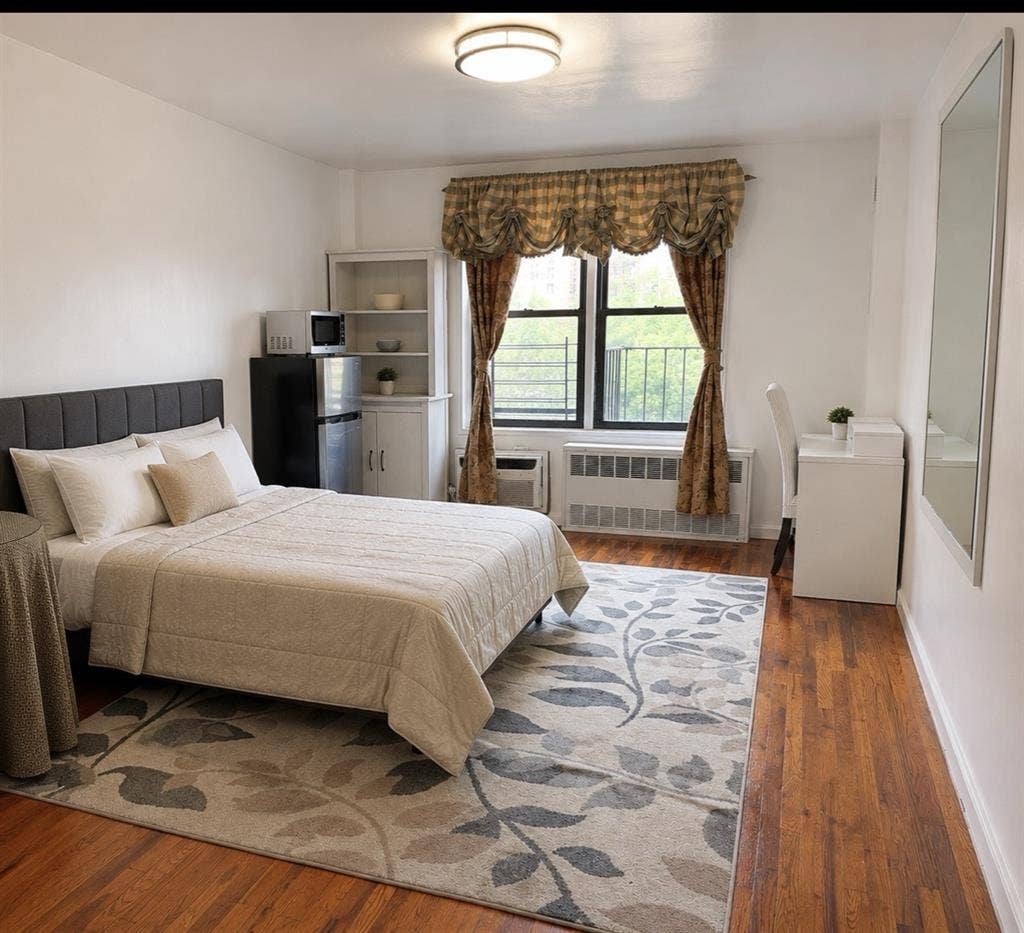 Large Room -Males only