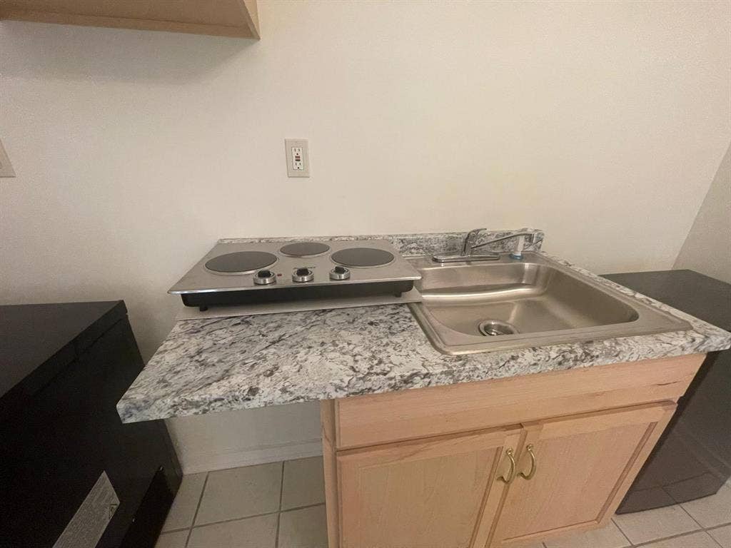 STUDIO - FOR RENT