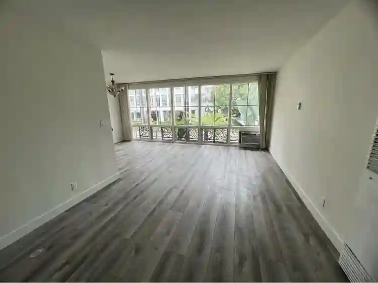 About Hollywood Towers