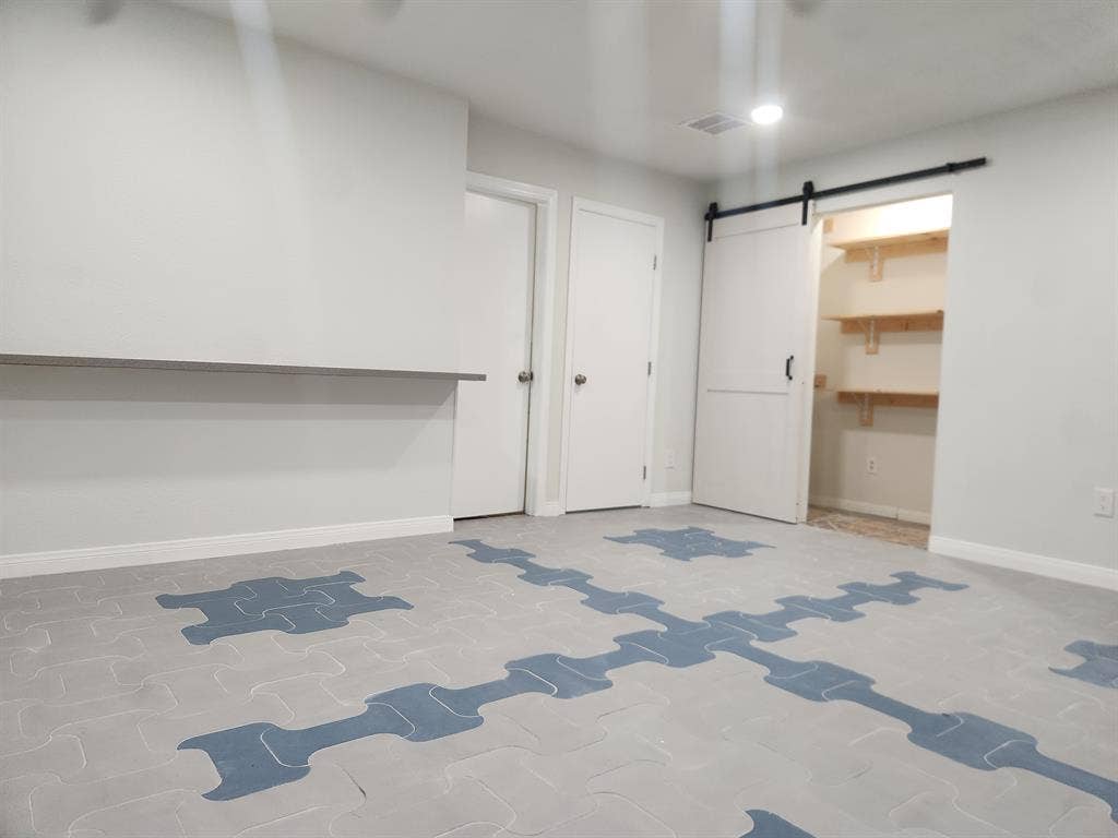 Room for rent in Willowbrook Area