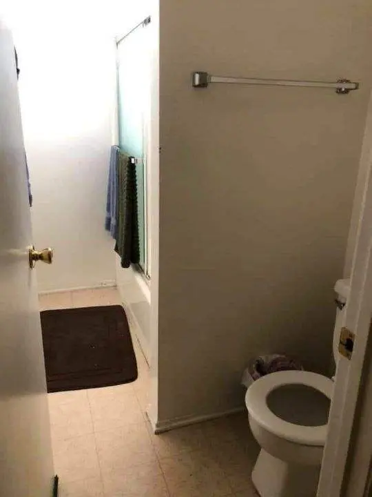 SHARED BDROOM must b 🏳️⚧️friendly