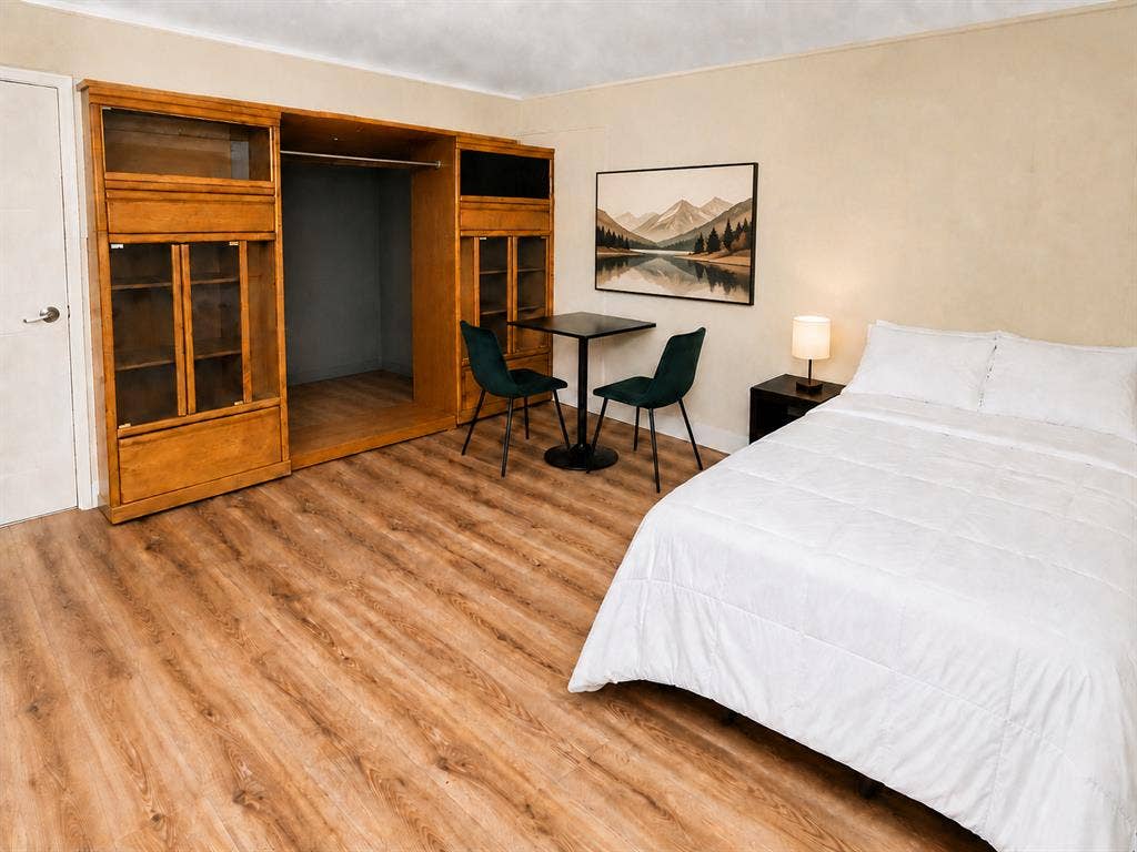Large 15x12 Master Room w Chef!