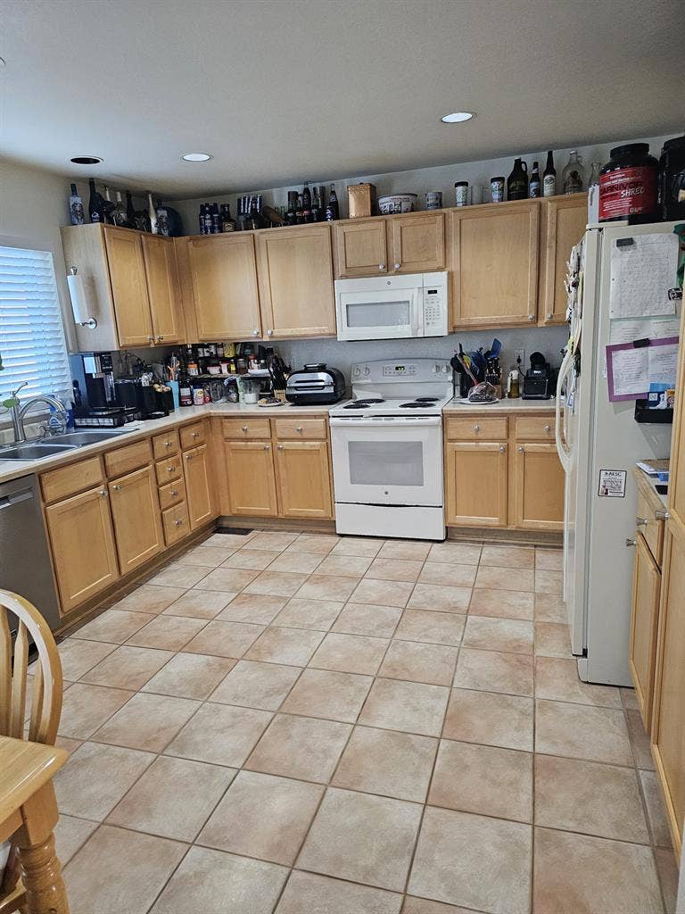 2 rooms (1 bdrm & office/living)