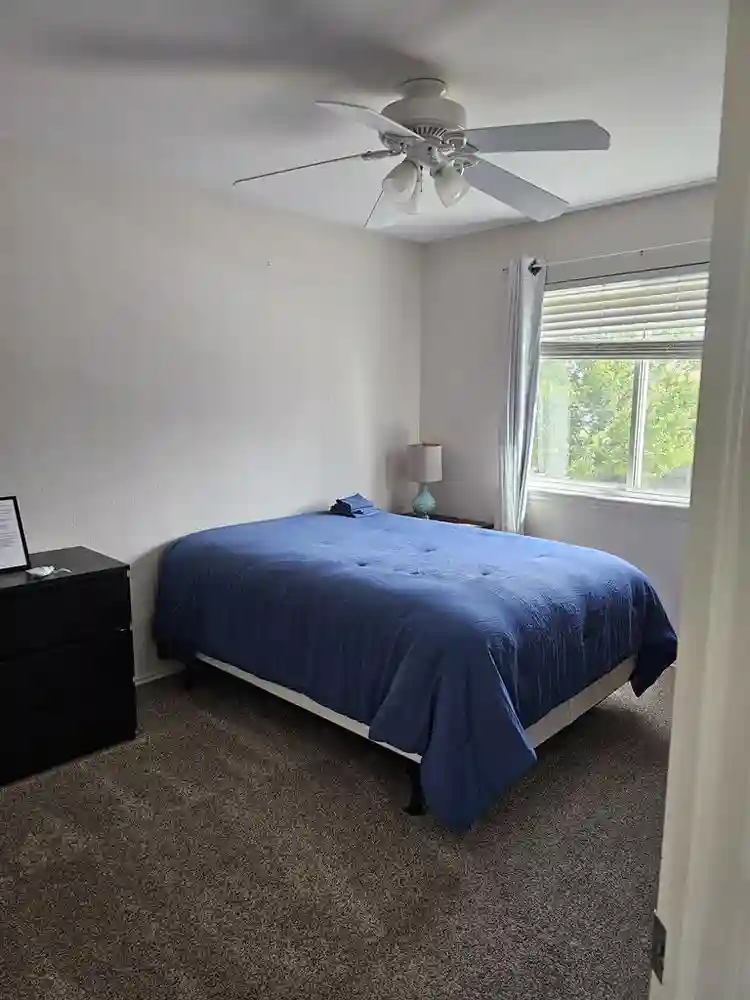 2 rooms (1 bdrm & office/living)