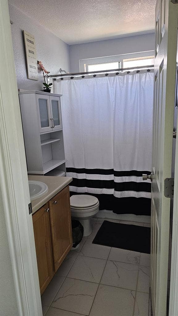 2 rooms (1 bdrm & office/living)