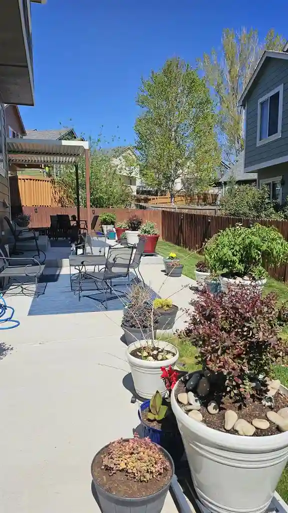 2 rooms (1 bdrm & office/living)