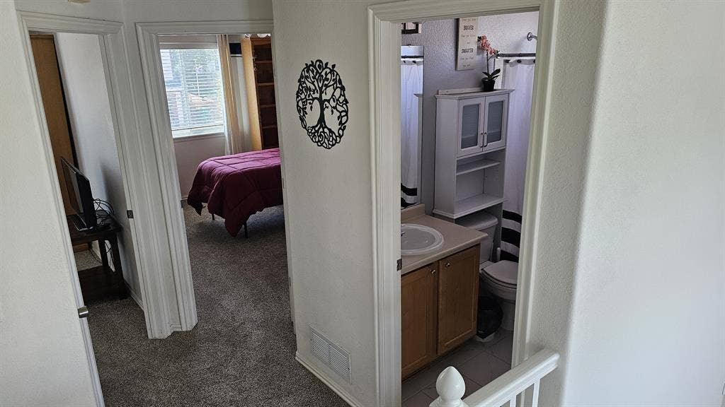 2 rooms (1 bdrm & office/living)