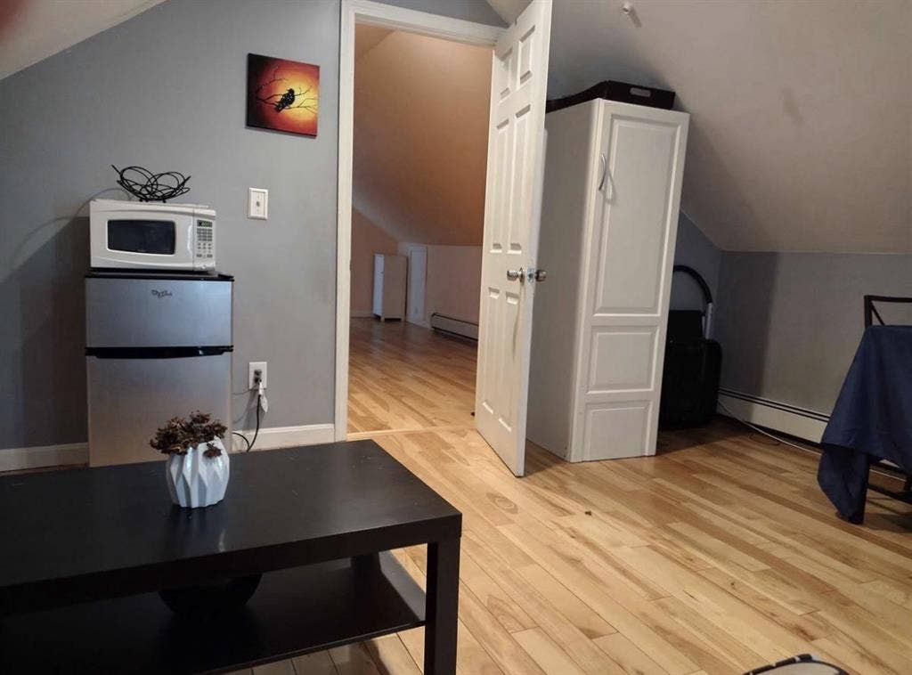 Private Studio, Sept. 1st Rental