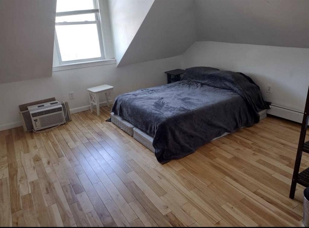 Private Studio, Sept. 1st Rental