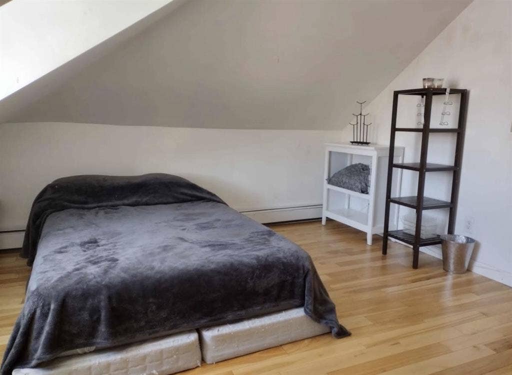 Private Studio, Sept. 1st Rental