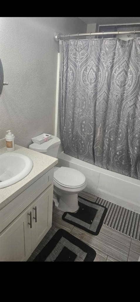 Room available ASAP
