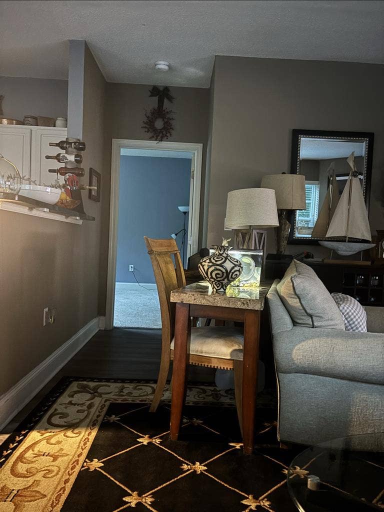 Salem, Ma- $1,500.00 a mth