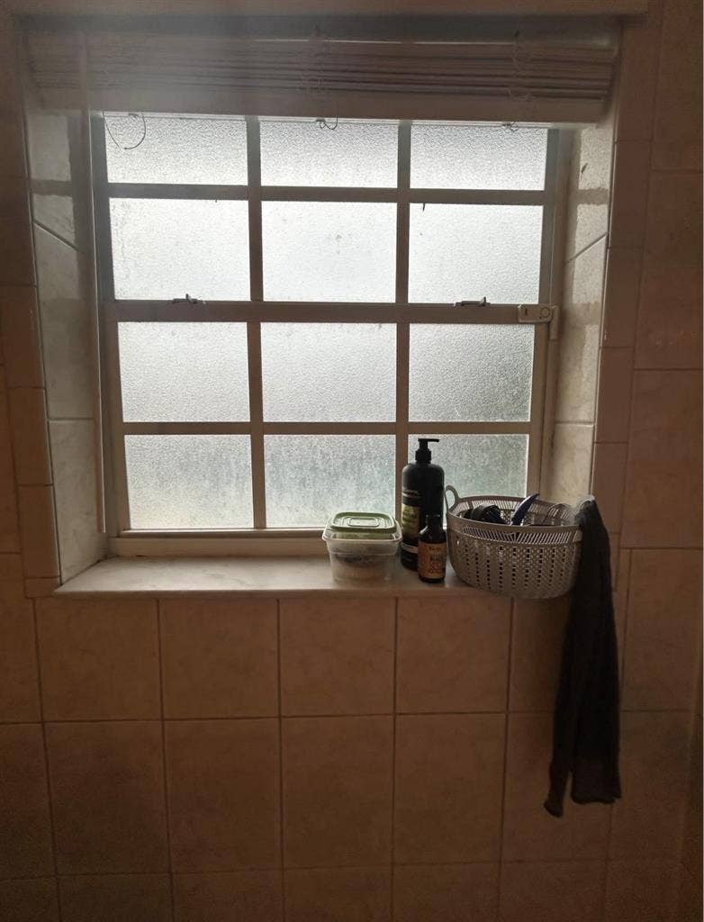 Room for Rent (close to main rd)