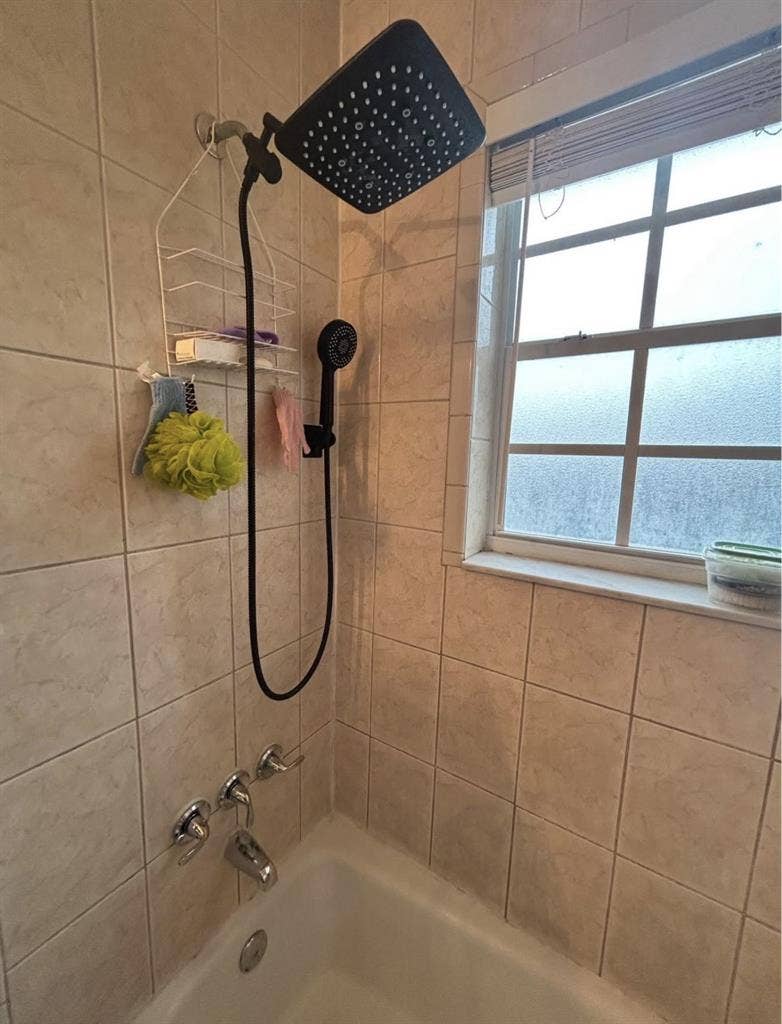 Room for Rent (close to main rd)
