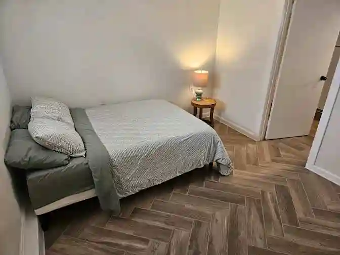 1 bedroom basement apt