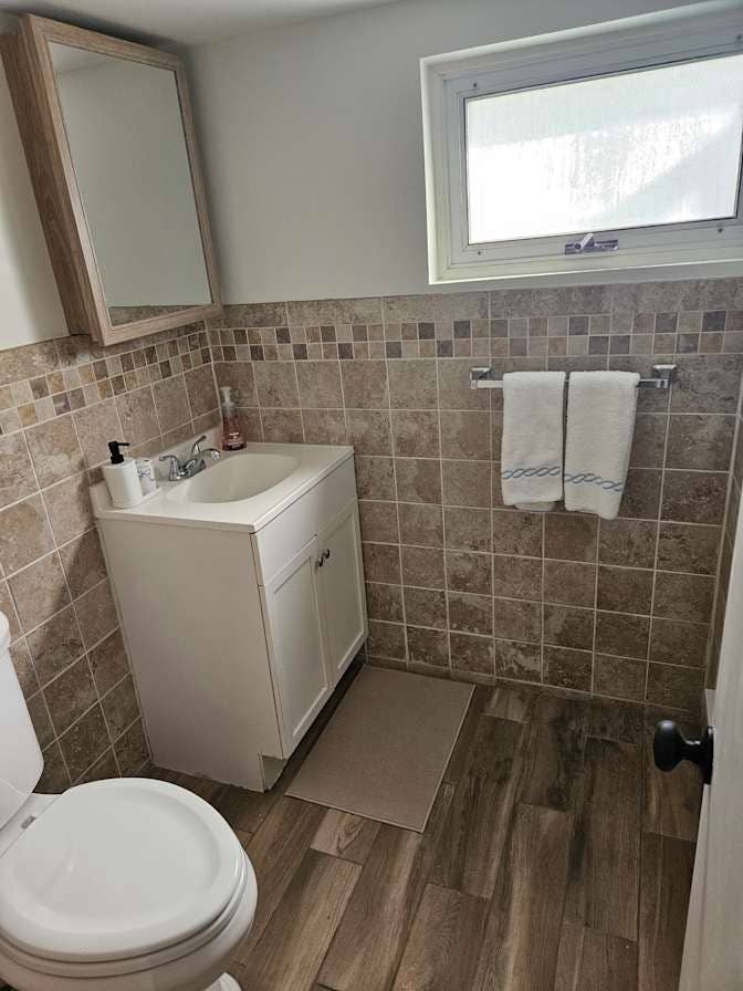 1 bedroom basement apt