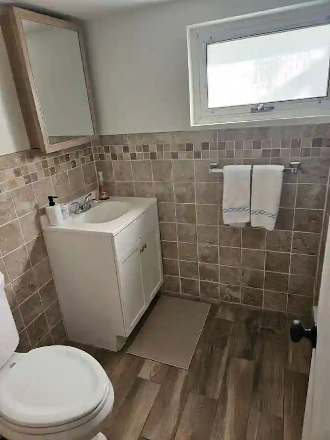1 bedroom basement apt