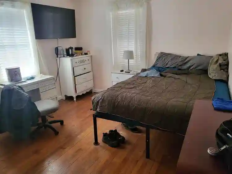 Furnished Room, Winghaven