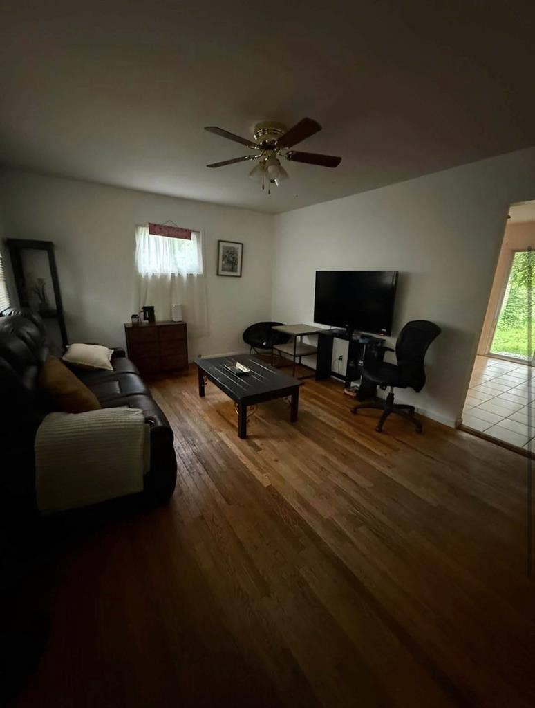 ROOMMATE NEEDED!
