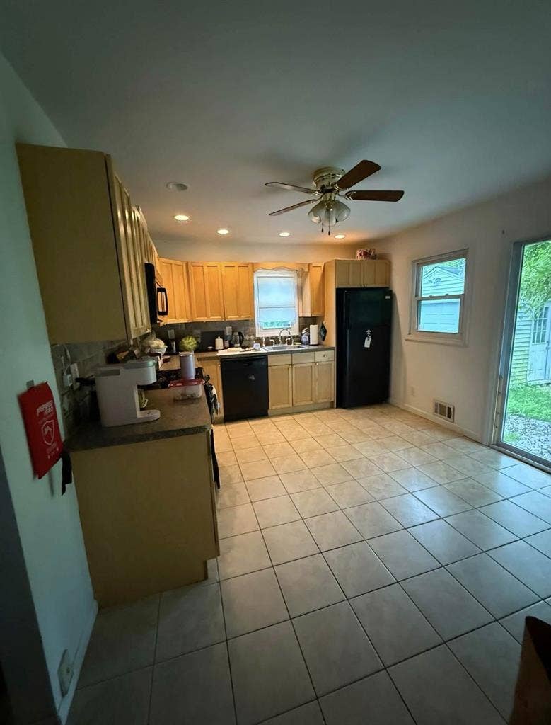 ROOMMATE NEEDED!