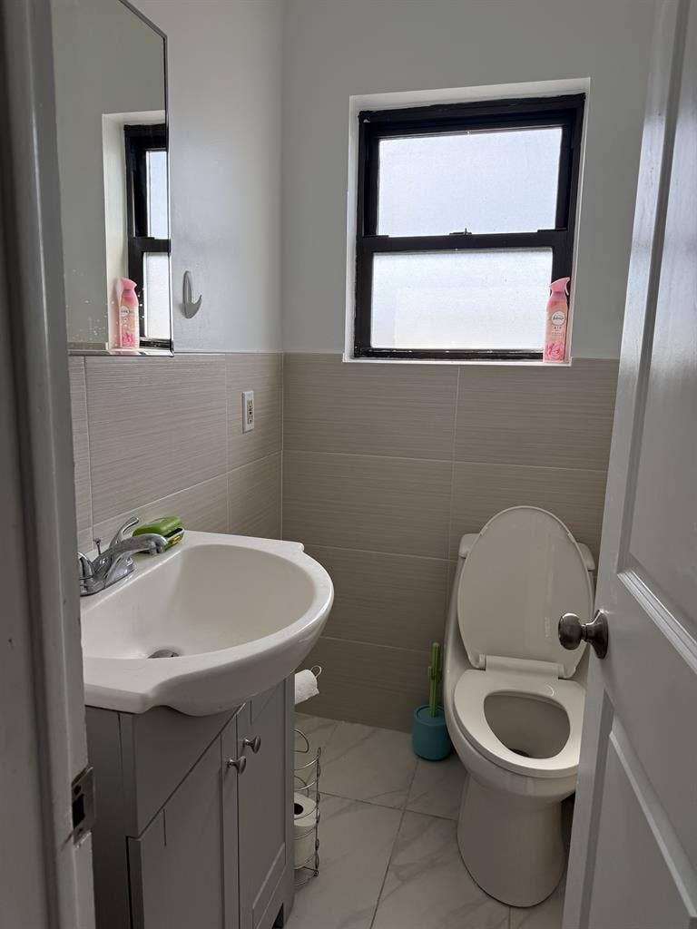 Large Room Spacious Home - Near NYC