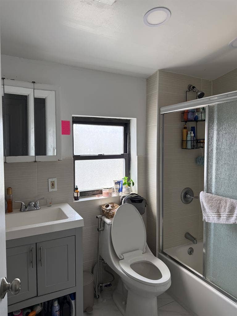 Large Room Spacious Home - Near NYC