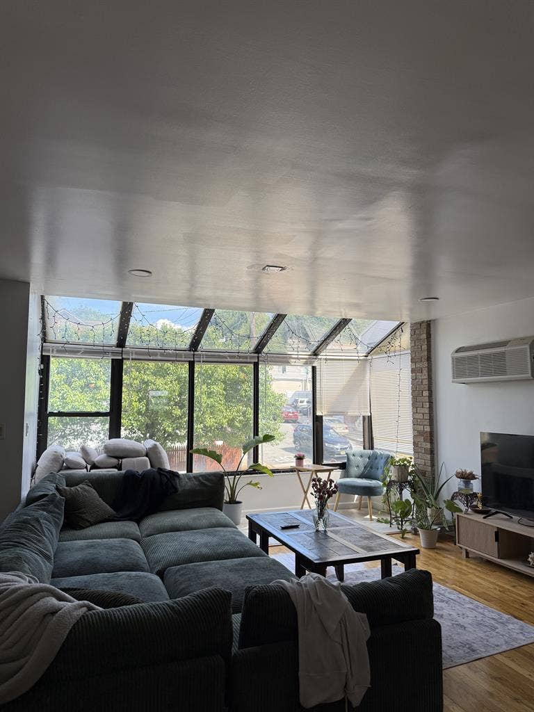 Large Room Spacious Home - Near NYC