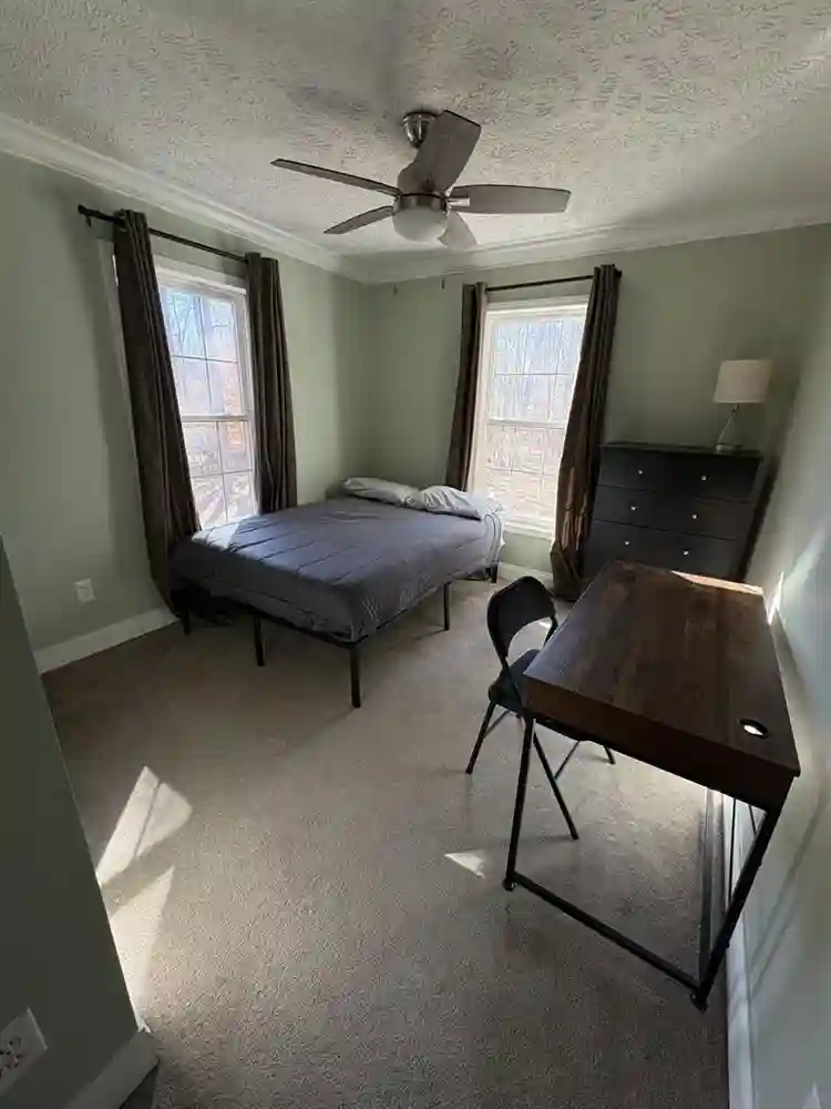 Furnished room for rent in Durham