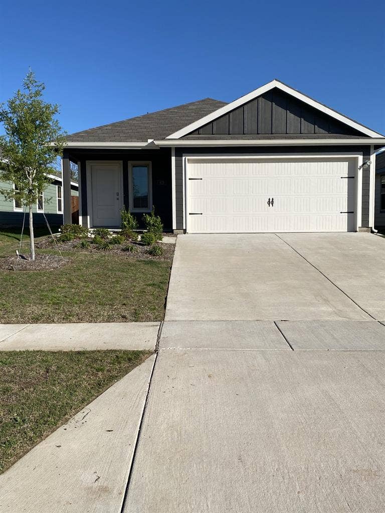 ISO Female Tenant ONLY Prices