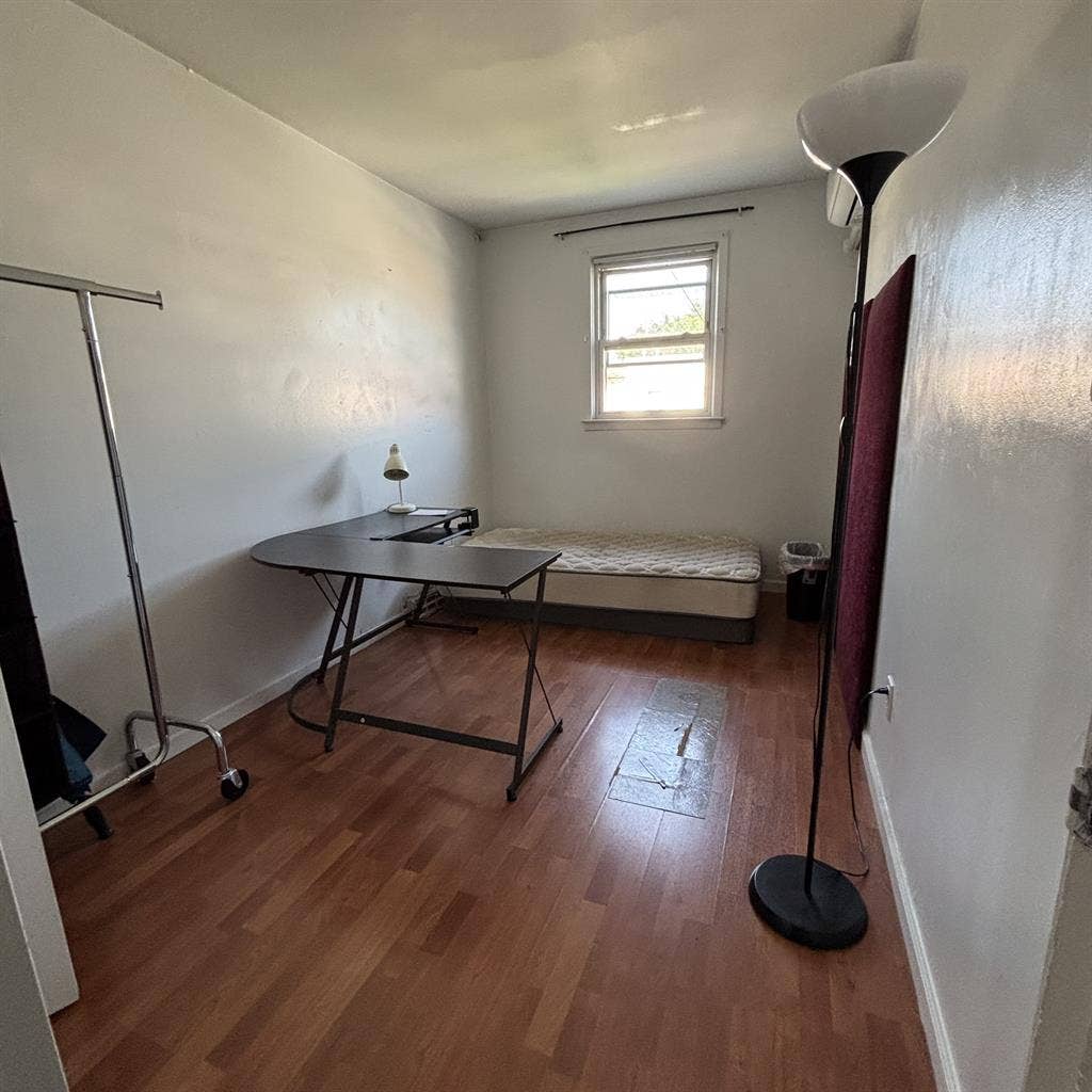 Furnished Room for rent in house