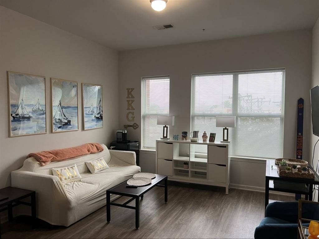 Campus View Apartment Sublease