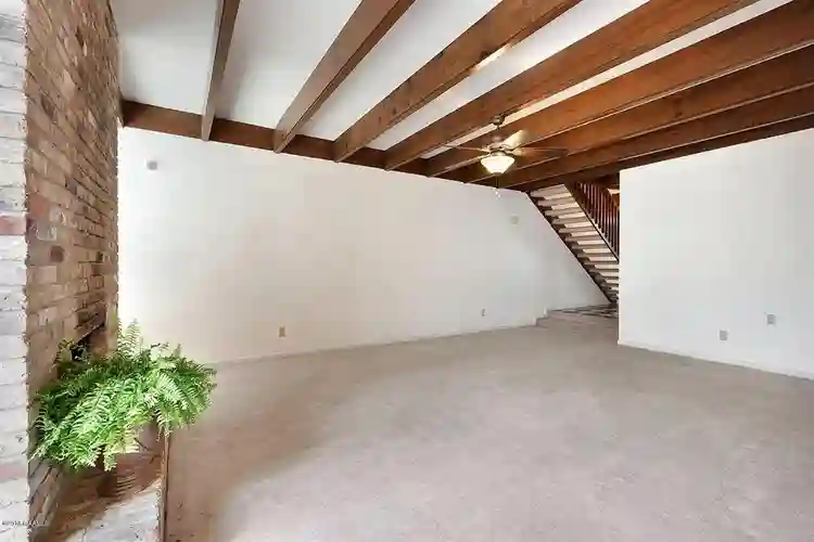 3 bedroom 2 bathroom town house!!!!