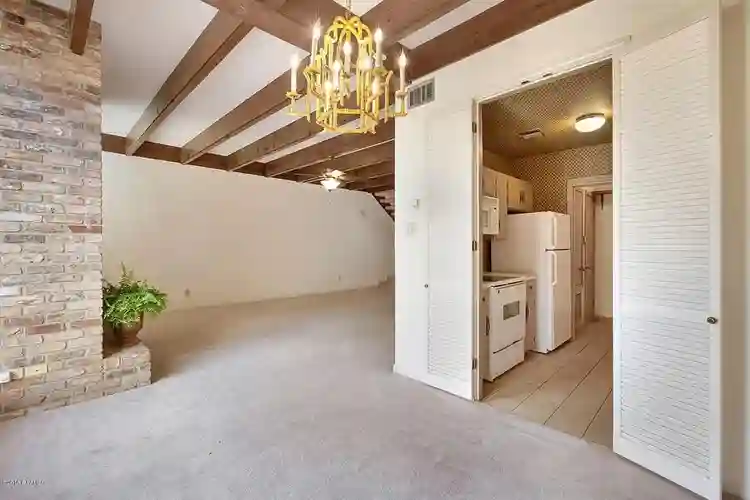 3 bedroom 2 bathroom town house!!!!