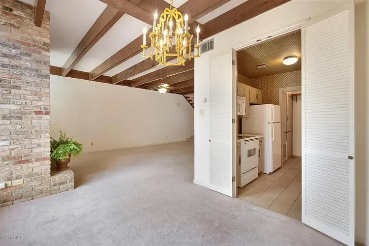 3 bedroom 2 bathroom town house!!!!