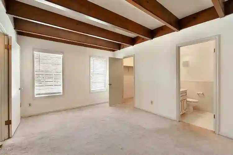 3 bedroom 2 bathroom town house!!!!