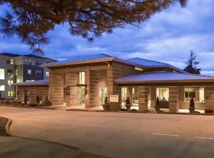 Looking to Relet my lease! NAU