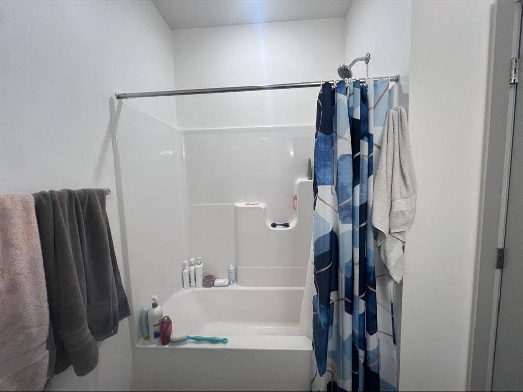 1BR/1BA relet $4500 incentive!