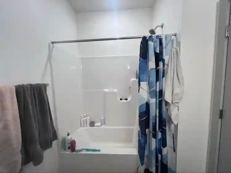 1BR/1BA relet $4500 incentive!